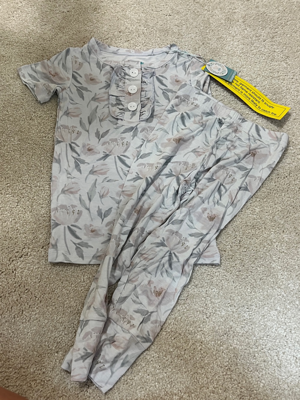 Toddler Floral Short-Sleeve Pajama Set in Light Gray and Blush